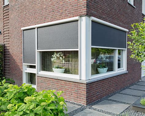 Diagram van buiten- en binneninstallatie van screens op veranda