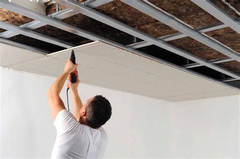 Afbeelding van montagehoogte en bevestiging op gips plafond