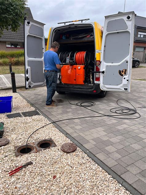 Logo en contactbanner van de ontstoppingsdienst