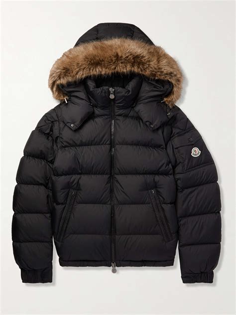 Overzichtskaart van Moncler collecties en belangrijke stijlen