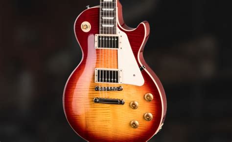 Illustratie van Slash met zijn iconische Gibson Les Paul gitaar