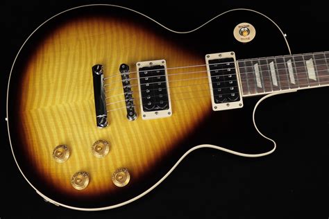 Detailfoto van de Gibson Les Paul Slash Collection Standard, met focus op de body en pickups
