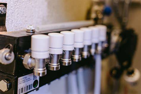 Foto van pomp en flowmeters in bedrijf (voorbeeld)