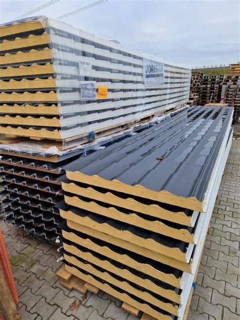 Prijsoverzicht geïsoleerde dakplaten en traditionele dakpannen