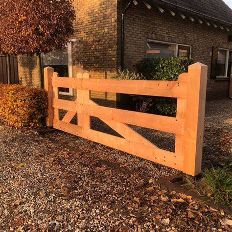 Houten afdekkappen en bevestigingsset