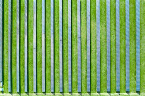 Visualisatie van verschillende ombouw-stijlen: verticalen, horizontaal, en houtdecor
