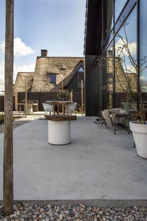 Ontwerpvoorbeelden van gevlinderde betonvloeren in verschillende kleuren