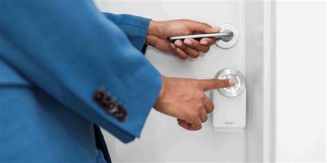 Overzicht van verschillende slimme deurbellen en deursloten.