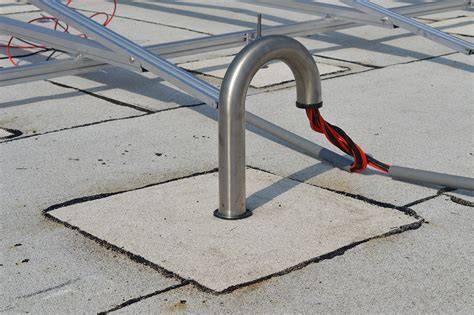 Foto: kabeldoorvoer plat dak in installatie met EPDM