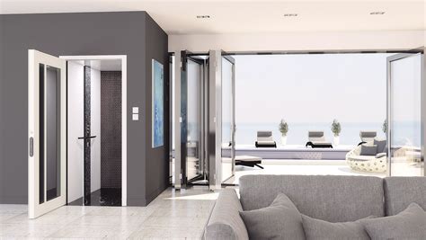 Interieur van een moderne huislift met glazen deuren