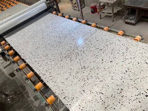 Illustratie: Terrazzo proces van aggregaten tot afwerking