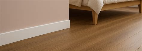 Infographic: MDF vs. massief hout vs. kunststof plinten