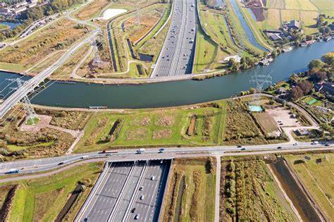 Infrastructuur en landschapsontwerp: overzicht van de locatie en parkachtige setting rondom Meander