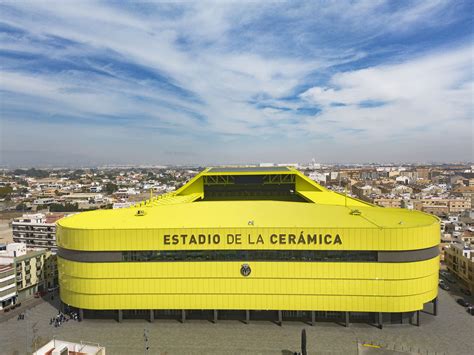 Vogelvlucht van het Estadio de la Cerámica met de omliggende stad