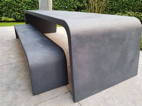 Onderhoudsverwachting en stappenplan voor ronde cement/betonlook tafels