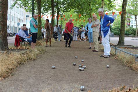 Foto: vrijwilligersactiviteit en jeu de boules