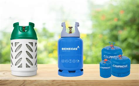 Afbeelding van verschillende maten stalen gasflessen.