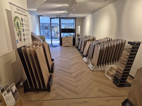 Interieur van een Vloerenpark showroom met diverse vloeren