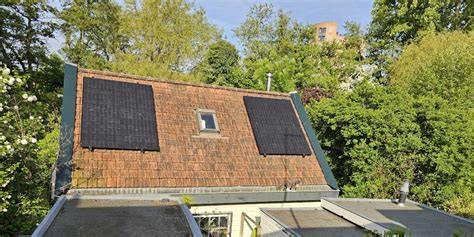 Voorbeeld renovatieportiekflats met isolatie en zonnepanelen