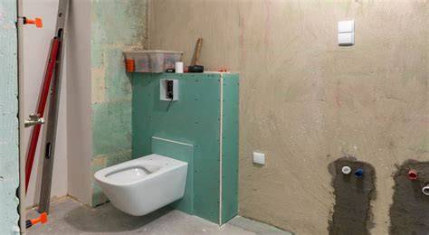 Infographic: overzicht installatie hangtoilet met voorwand