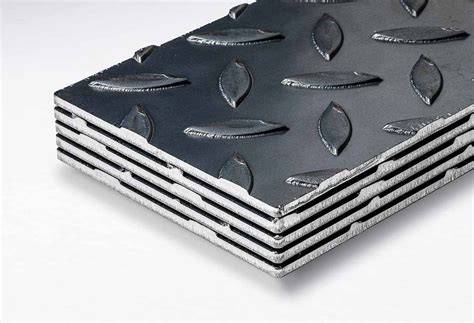 Illustratie van verschillende rubberprofielen (traanplaat, nop, piramide, fijnrib, breedrib)