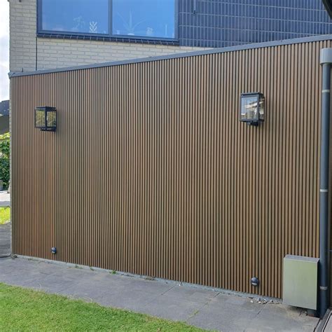Composiet lattenwand buiten: duurzame, onderhoudsarme houtenlook