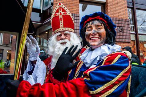 Infographic: Viervoudige wortels van Zwarte Piet - heidense boeman, duivel, schoorsteenveger en melkende vruchtbaarheidsrituelen
