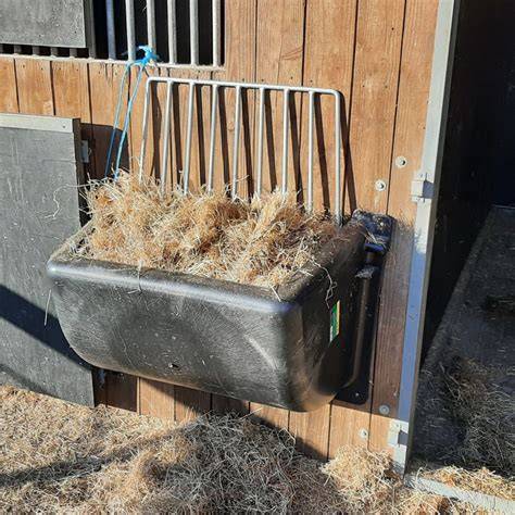 Slowfeeder en hooiruif combinatie