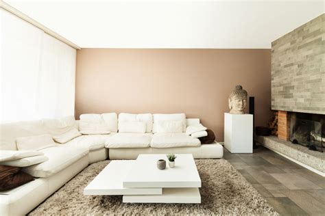 voorbeeld van een interieur met lichte kleuren die de ruimte groter laten lijken