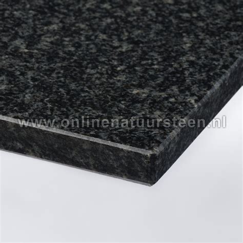 Illustratie die de verschillende afwerkingsgraden van gepolijst natuursteen toont.