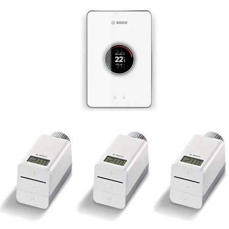 Infographic: Overzicht EasyControl CT200 componenten (CT200, Adapter, Smart Radiator Thermostats)