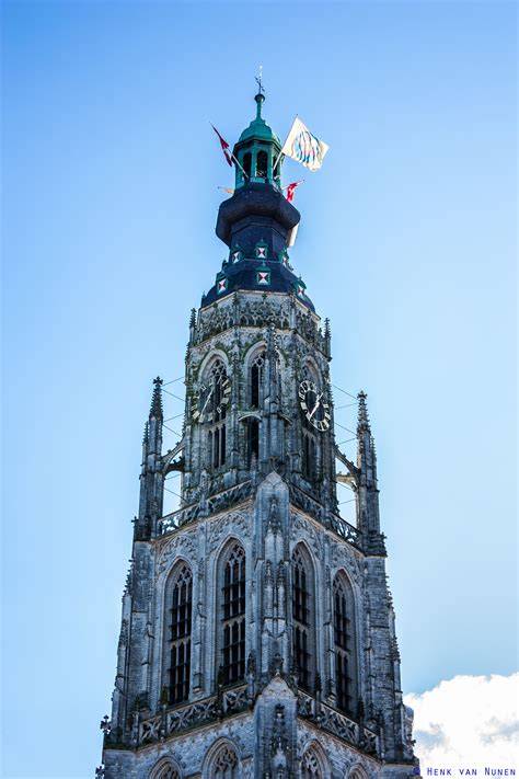 Grote of Onze-Lieve-Vrouwekerk gevel en toren