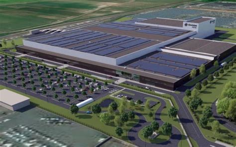 Foto van een groot industrieel complex dat geïsoleerd wordt.