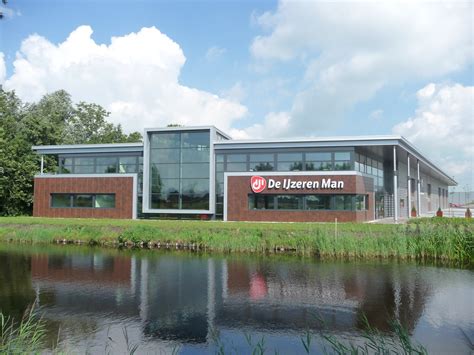 Voorbeeld van een afgerond project met De IJzeren Man dak- en gevelbeplating