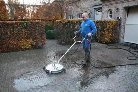 Foto: Voor en na reiniging van een terras