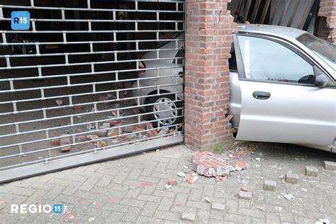 Projectbeelden: muur gladstrijken door WIJJ&M