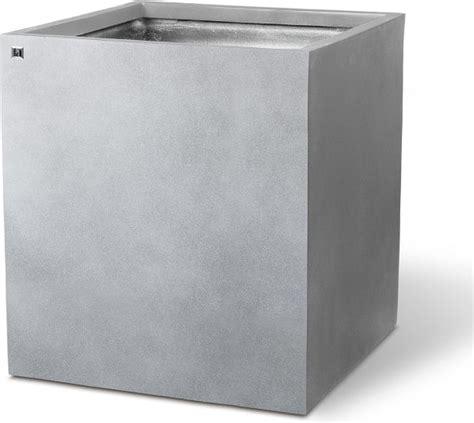 Foto: betonlook uitvoering van vierkante bak