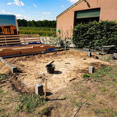 Montage-team van Wesa Tuinhout aan het werk