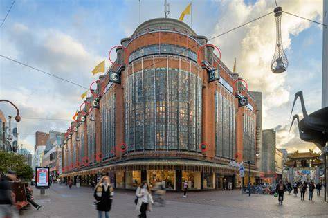 Relieffen en details van De Bijenkorf Den Haag, 1926