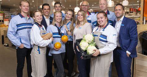 Foto: openingshandeling Albert Heijn Maalderij, Bovenkerk