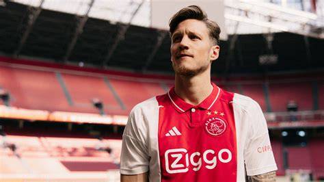 Infographic: Loopbaanoverzicht Kevin Schut als voetballer en als academisch schrijver