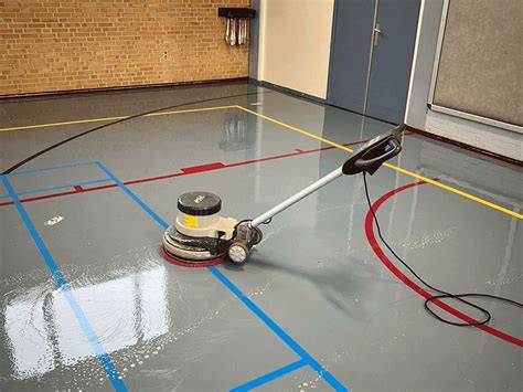 Video: professionele linoleum reiniging en onderhoud (instructie)