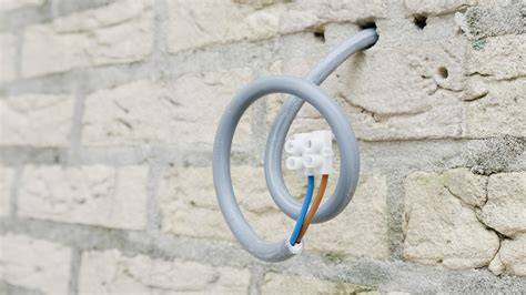 Diagram: bedrading aansluiten op kroonsteen