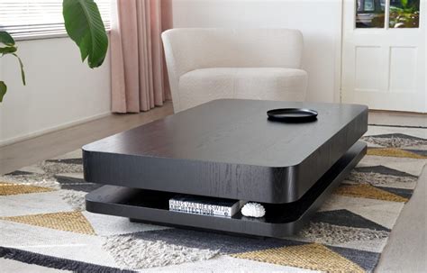 Voorbeeld van een moderne elliptische salontafel gemaakt van multiplex