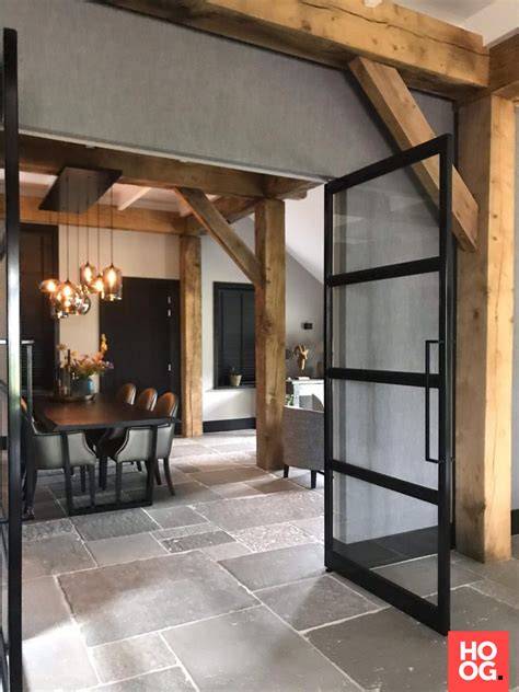 Foto: donkerdere vloer in luxe interieur