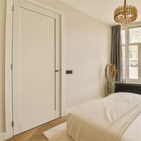 Detailfoto van een vlakliggend paneel in een binnendeur