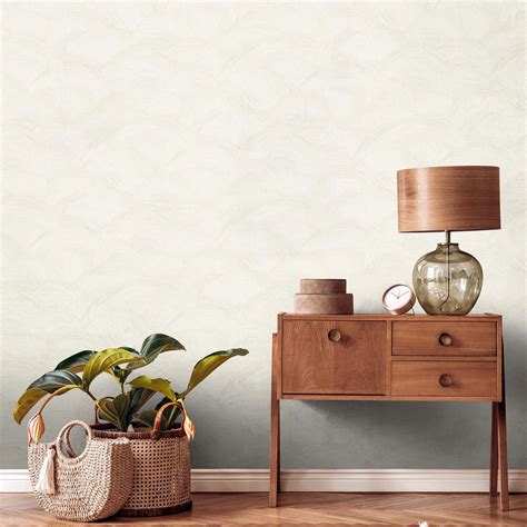 Voorbeeldfoto van een woonkamer met vliesbehang tiles wit (dessin 103995), met nadruk op de frisse uitstraling en combinatie met groene planten.