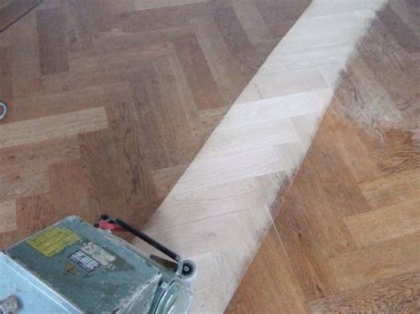 Diagram: 3-fasen parket renovatie (schuren, frezen vellingkanten, afwerking)