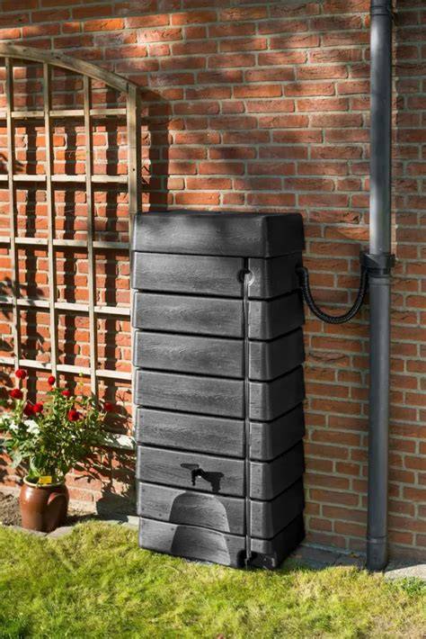 Tip: Regenton combineren met druppelslang voor slimme waterbesparing