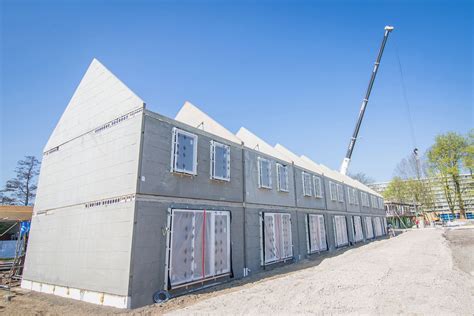 Productie van prefab wandelementen bij HBD Prefab